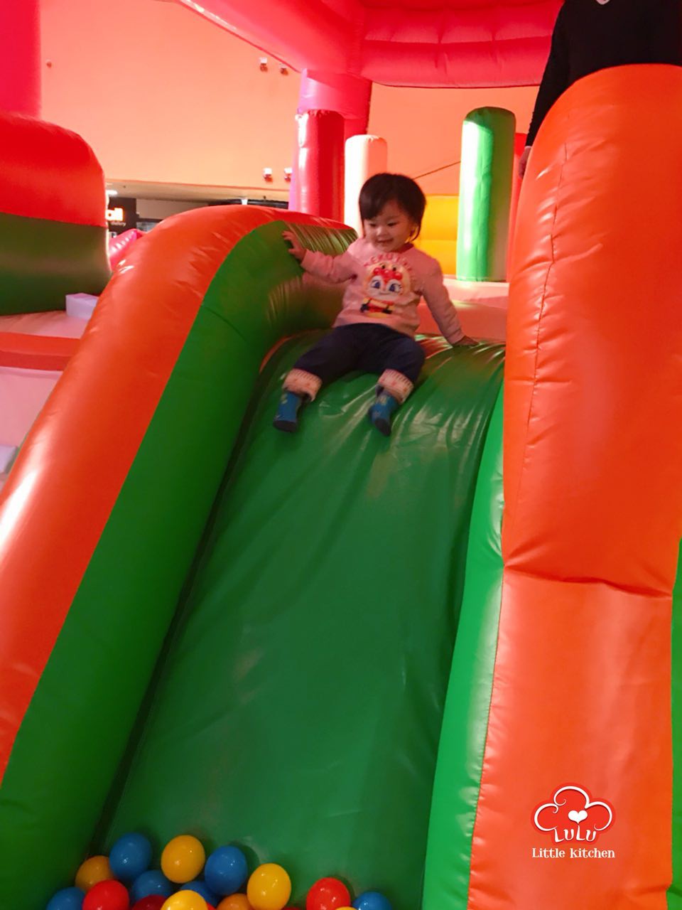 photo6168175522639620050
